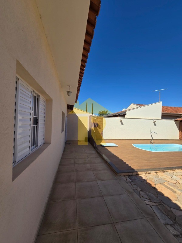 Casa com 3 quartos à venda, 240m² — foto 22 de 35