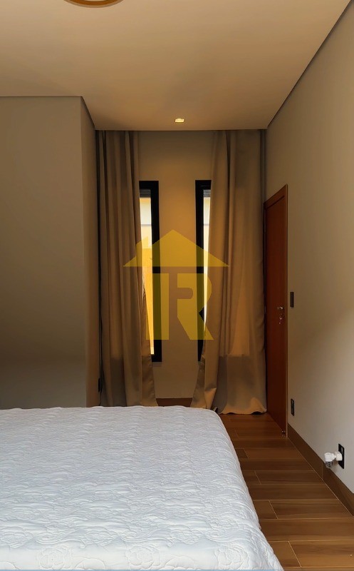 Casa de Condomínio com 3 quartos à venda, 240m² — foto 24 de 32