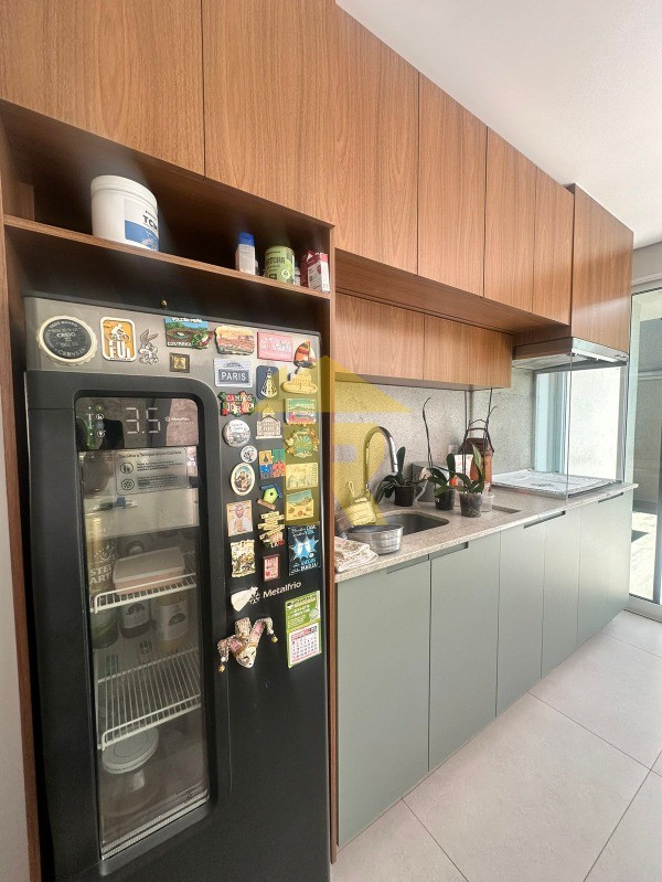 Casa de Condomínio com 3 quartos à venda, 240m² — foto 15 de 39