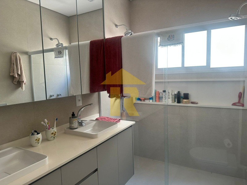 Casa de Condomínio com 3 quartos à venda, 240m² — foto 32 de 39