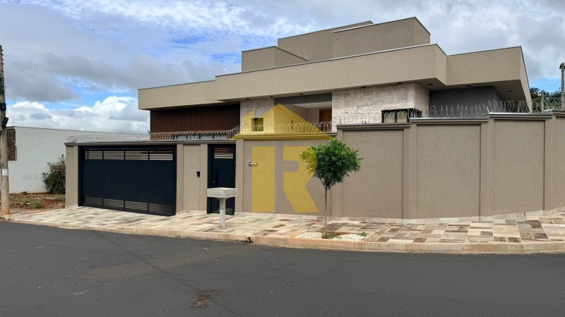 Casa com 3 quartos à venda, 471m² — foto 2 de 68