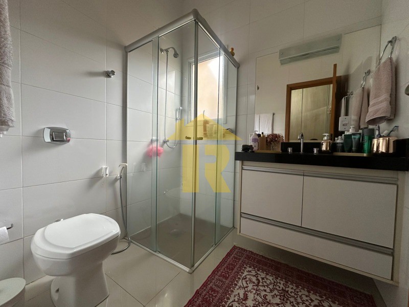 Casa de Condomínio com 3 quartos à venda, 220m² — foto 46 de 48