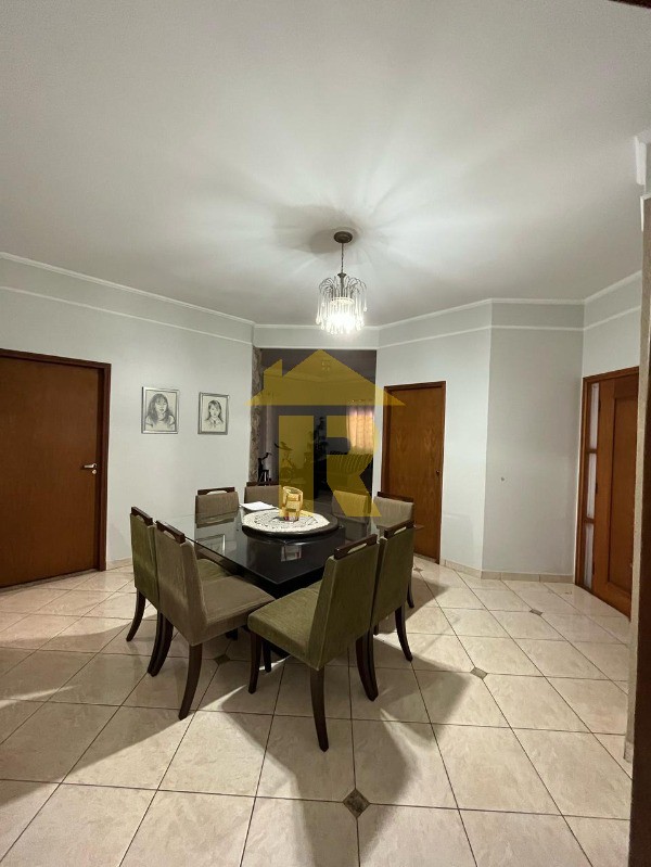 Casa com 3 quartos à venda, 240m² — foto 8 de 22
