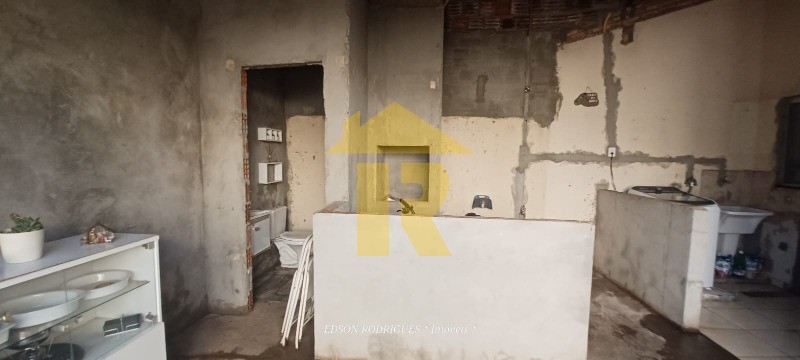 Casa com 3 quartos à venda, 80m² — foto 17 de 34