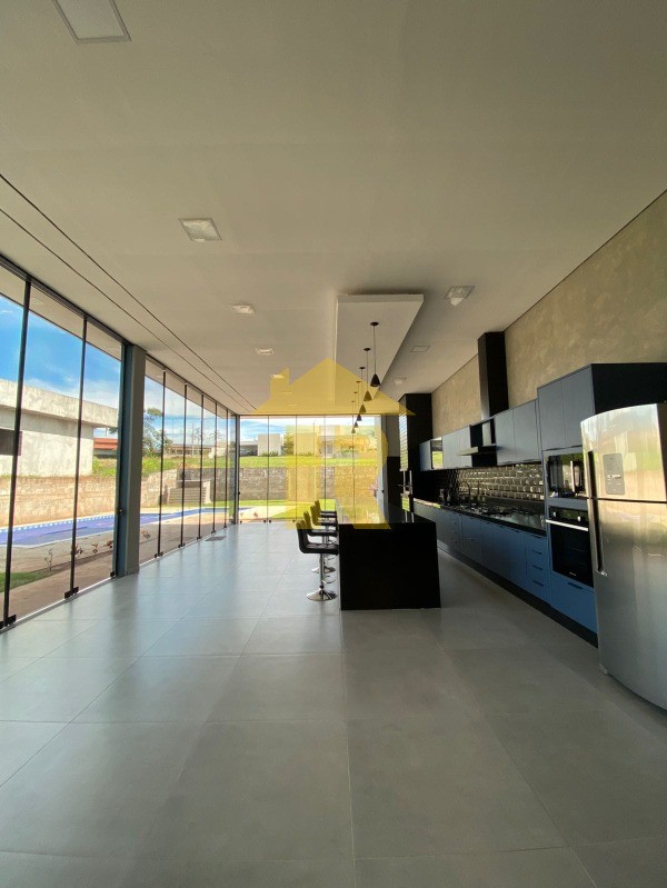 Casa de Condomínio com 4 quartos à venda, 400m² — foto 13 de 31