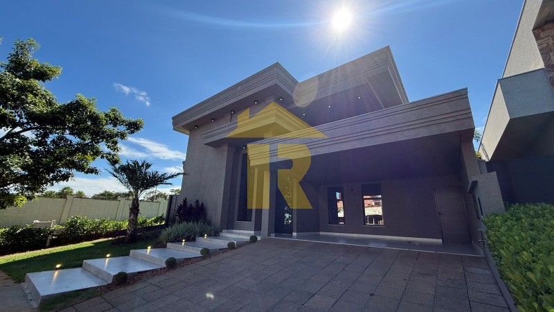 Casa de Condomínio com 4 quartos à venda, 310m² — foto 2 de 44