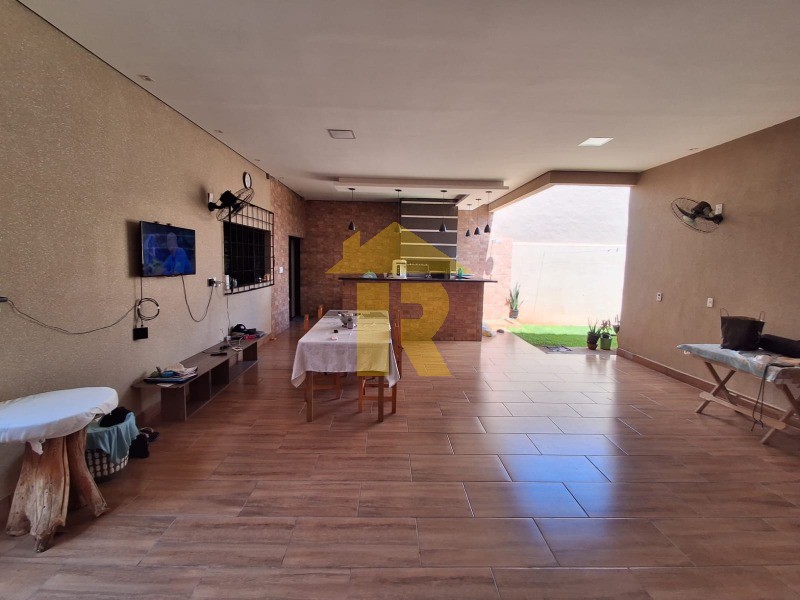 Casa com 3 quartos à venda, 195m² — foto 15 de 40