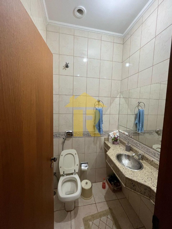 Casa com 3 quartos à venda, 240m² — foto 7 de 22