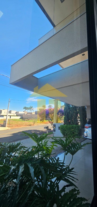 Casa de Condomínio com 3 quartos à venda, 215m² — foto 6 de 32