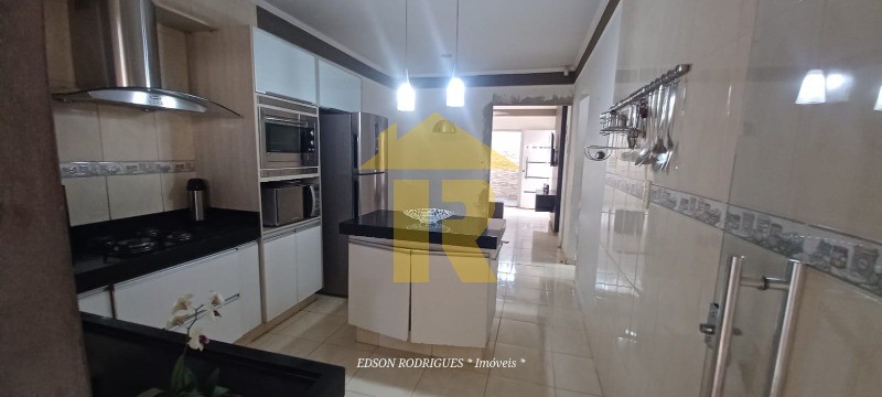 Casa com 3 quartos à venda, 80m² — foto 15 de 34