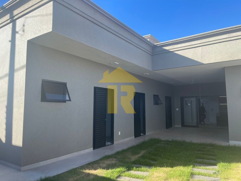 Casa com 3 quartos à venda, 125m² — foto 2 de 25