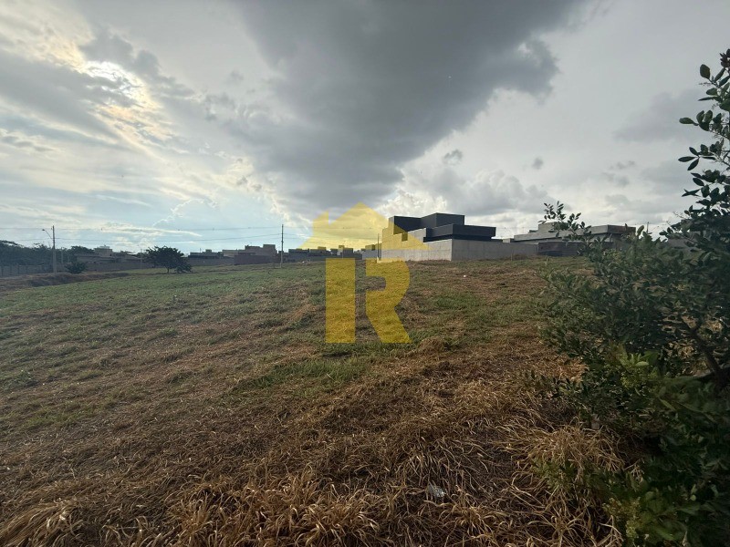 Terreno / Lote / Condomínio  à venda, 300m² — foto 7 de 22