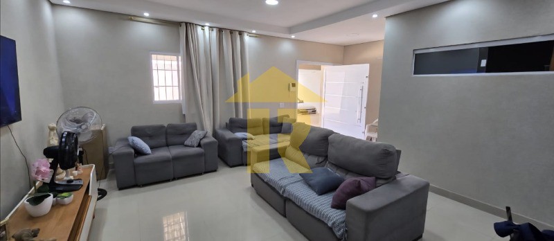 Casa com 3 quartos à venda, 150m² — foto 1 de 28