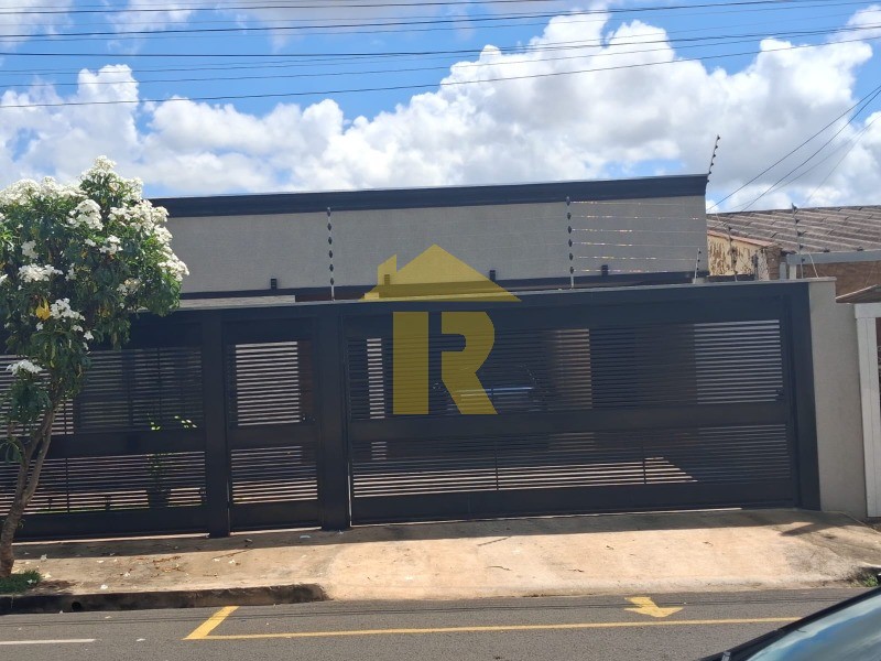 Casa com 3 quartos à venda, 195m² — foto 1 de 40