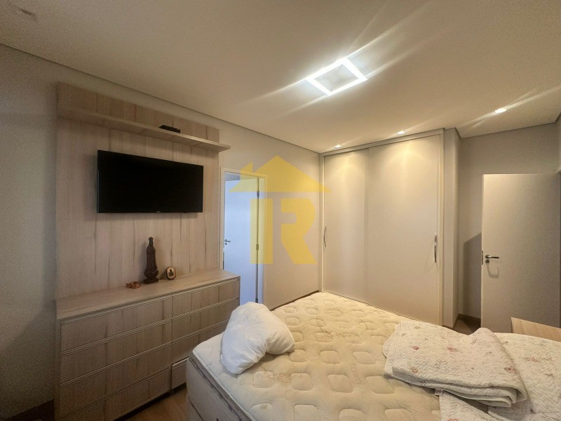 Casa de Condomínio com 3 quartos à venda, 240m² — foto 35 de 39
