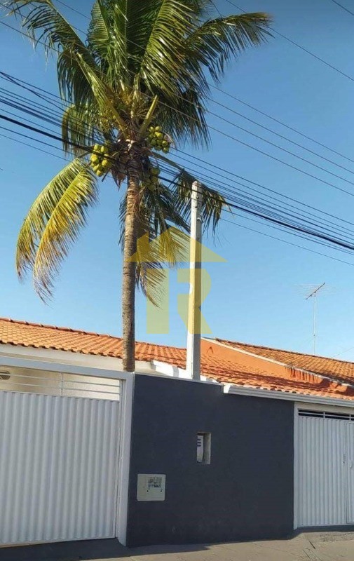 Casa com 3 quartos à venda, 160m² — foto 2 de 20