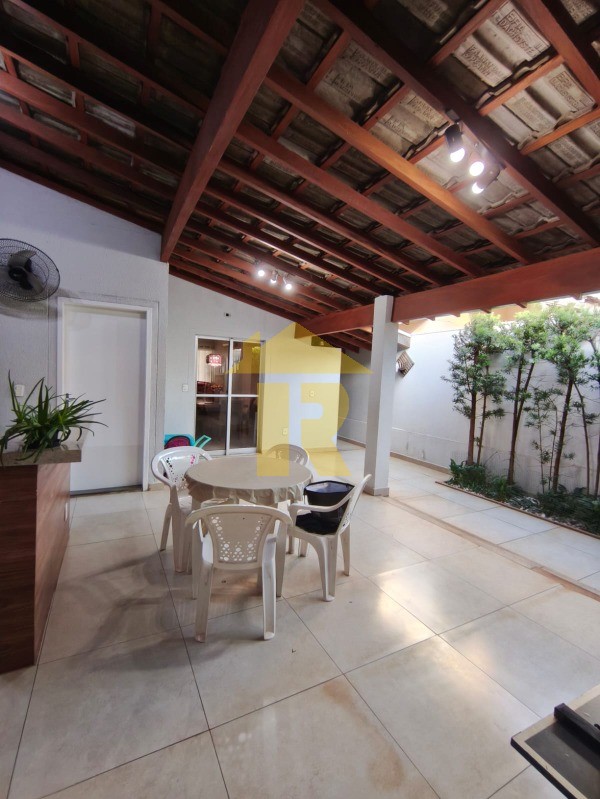 Casa de Condomínio com 3 quartos à venda, 140m² — foto 18 de 28