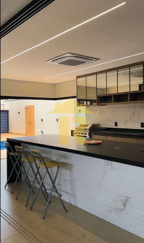 Casa de Condomínio com 3 quartos à venda, 240m² — foto 15 de 32