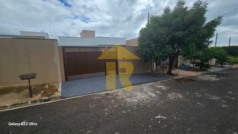 Casa com 2 quartos à venda, 70m² — foto 2 de 24