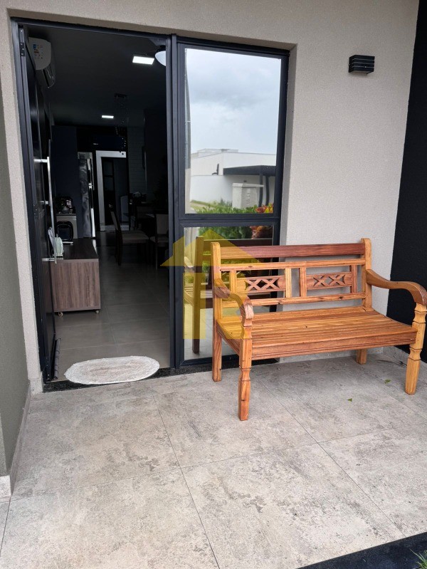Casa de Condomínio com 3 quartos à venda, 145m² — foto 2 de 27