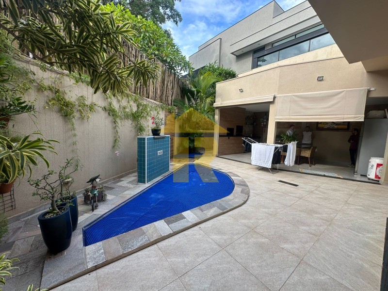 Casa de Condomínio com 3 quartos à venda, 220m² — foto 27 de 48