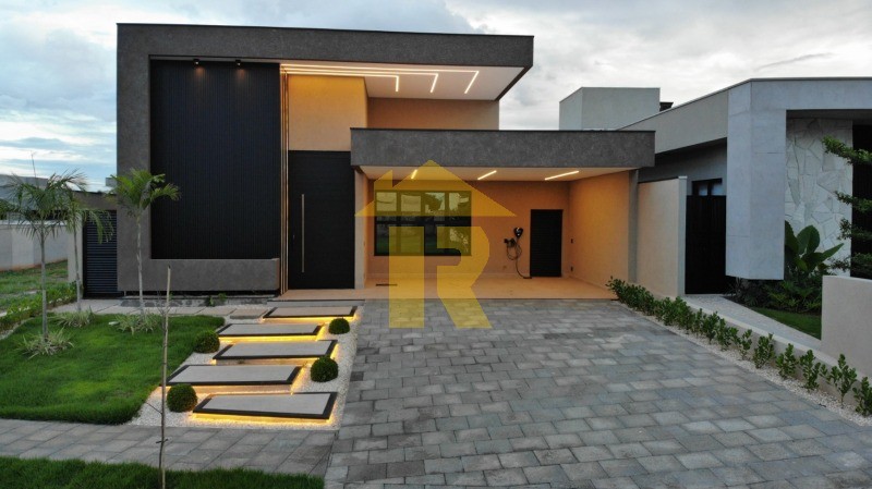 Casa de Condomínio com 3 quartos à venda, 240m² — foto 3 de 32