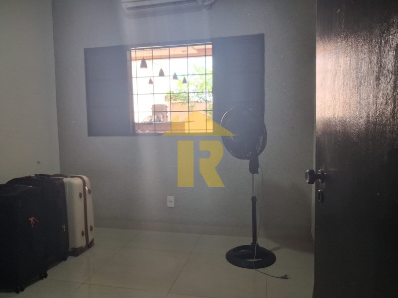 Casa com 3 quartos à venda, 195m² — foto 35 de 40