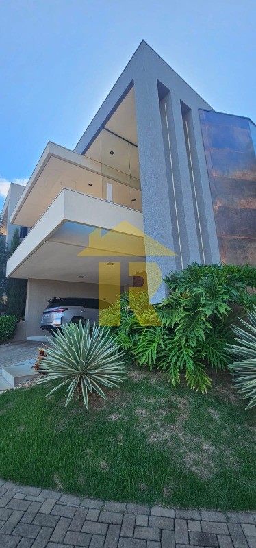 Casa de Condomínio com 3 quartos à venda, 215m² — foto 3 de 32
