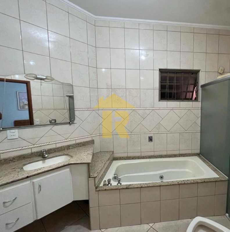 Casa com 3 quartos à venda, 240m² — foto 20 de 22