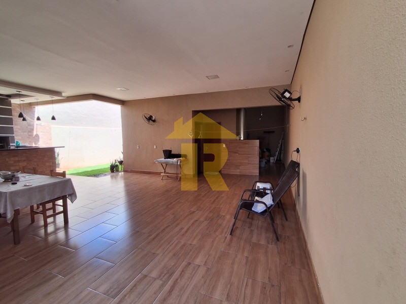 Casa com 3 quartos à venda, 195m² — foto 17 de 40