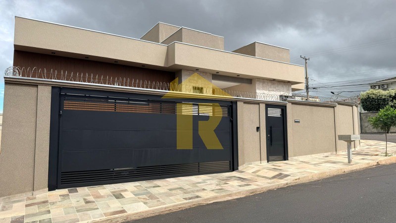 Casa com 3 quartos à venda, 471m² — foto 3 de 68