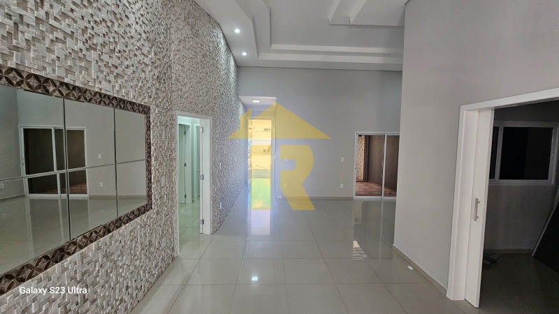 Casa de Condomínio com 3 quartos à venda, 223m² — foto 2 de 33
