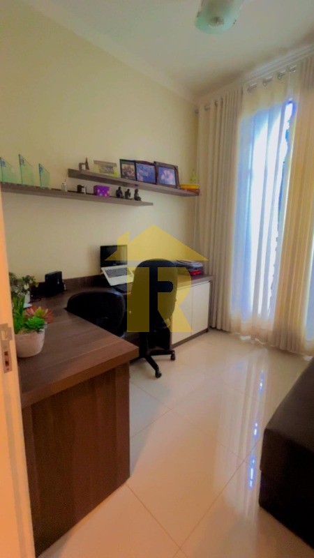 Casa com 3 quartos à venda, 226m² — foto 8 de 32