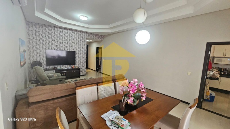 Casa de Condomínio com 3 quartos à venda, 198m² — foto 6 de 33