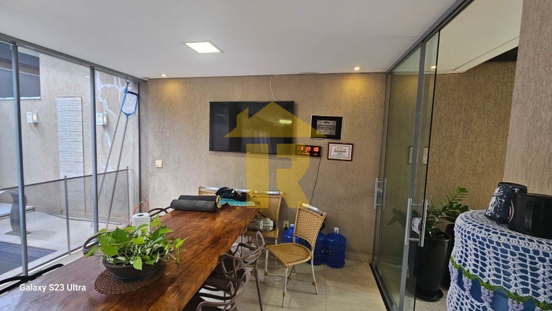 Casa de Condomínio com 3 quartos à venda, 198m² — foto 13 de 33