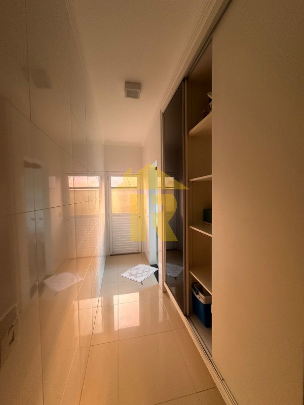 Casa de Condomínio com 3 quartos à venda, 400m² — foto 13 de 24