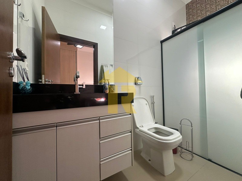 Casa com 3 quartos à venda, 200m² — foto 22 de 31