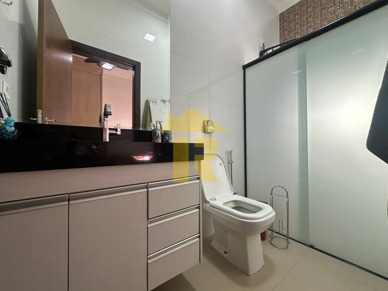 Casa com 3 quartos à venda, 200m² — foto 21 de 31