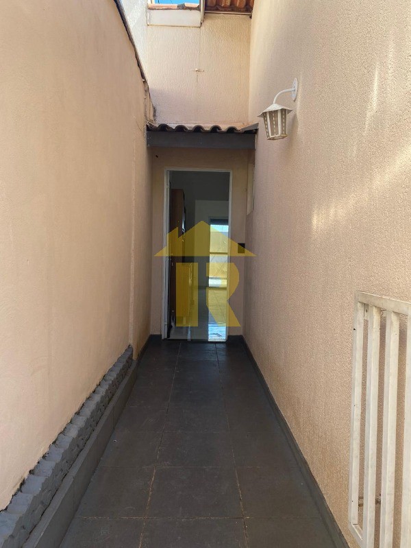 Casa de Condomínio com 3 quartos à venda e aluguel, 120m² — foto 2 de 39