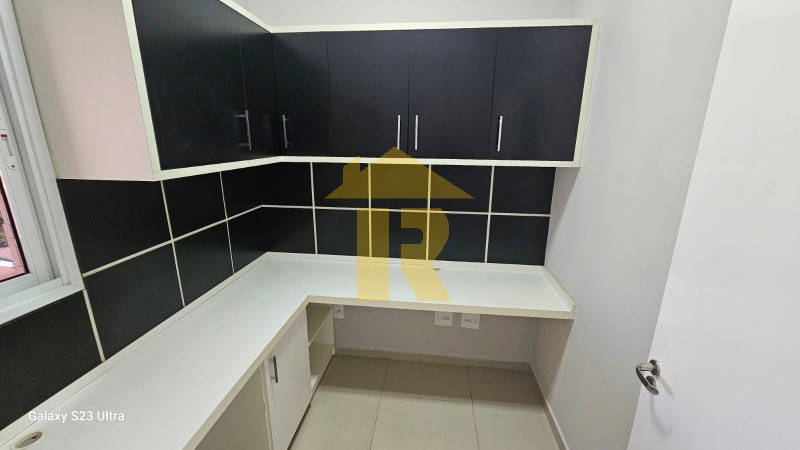 Casa de Condomínio com 3 quartos à venda, 223m² — foto 3 de 33