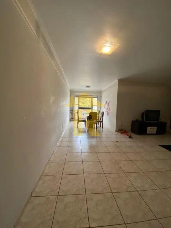 Apartamento com 3 quartos à venda, 140m² — foto 2 de 20
