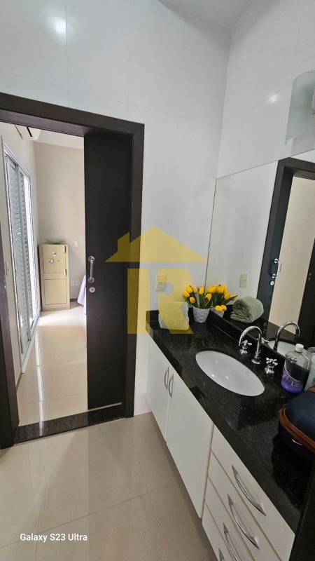 Casa de Condomínio com 3 quartos à venda, 198m² — foto 32 de 33