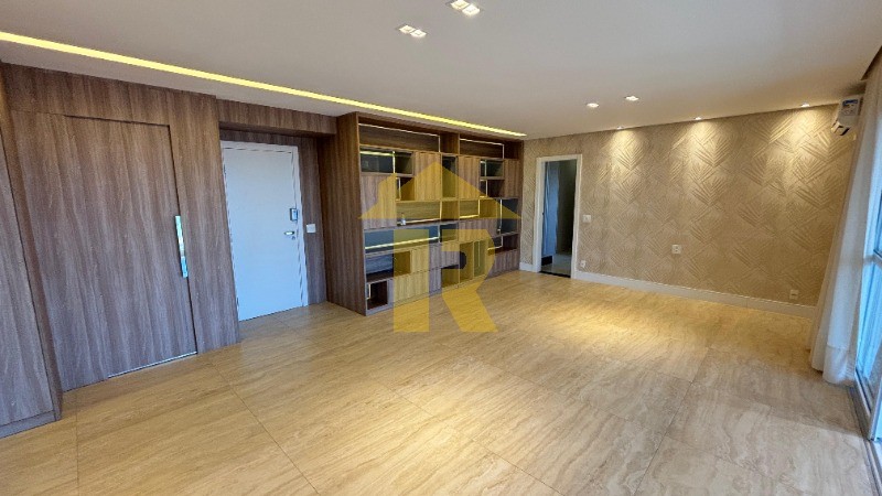 Apartamento com 3 quartos à venda, 174m² — foto 2 de 33