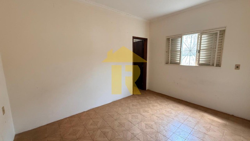 Casa com 4 quartos à venda, 303m² — foto 18 de 20