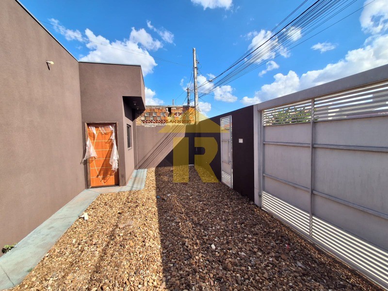 Casa com 2 quartos à venda, 50m² — foto 2 de 24