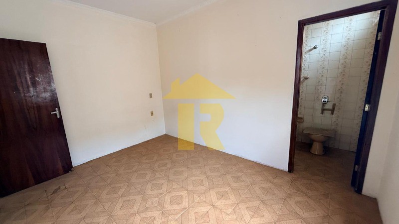Casa com 4 quartos à venda, 303m² — foto 16 de 20