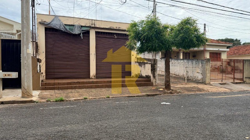 Casa com 4 quartos à venda, 303m² — foto 1 de 20