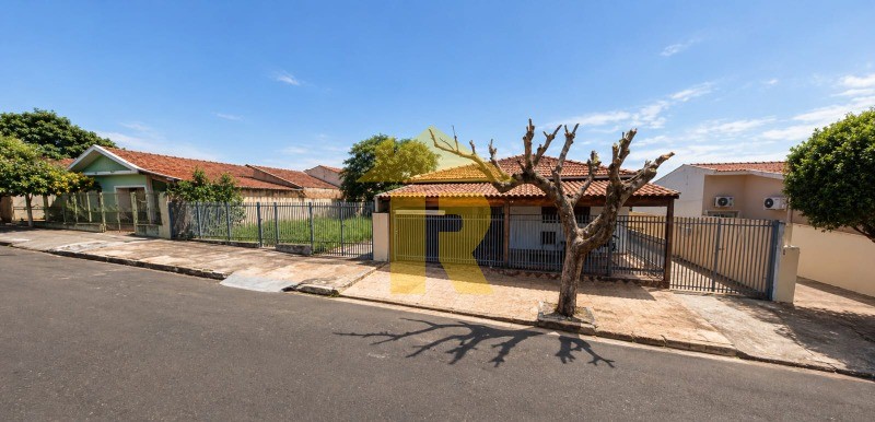 Casa com 3 quartos à venda, 150m² — foto 2 de 20