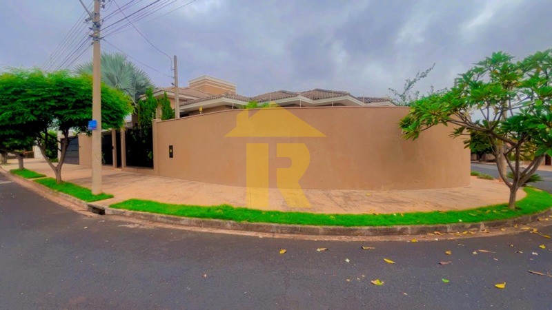 Casa com 3 quartos à venda, 226m² — foto 4 de 32