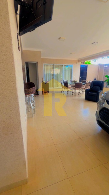 Casa com 3 quartos à venda, 226m² — foto 19 de 32